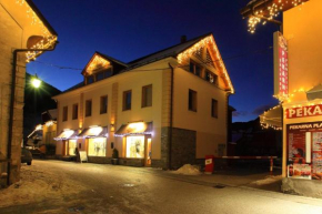 Отель Apartments Budinek, Краньска Гора